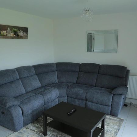 Beautiful New Family Home 리즈 외부 사진